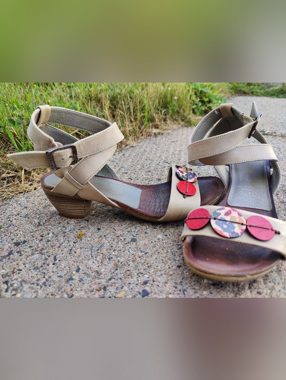 Dorking Beige Leather Dress Sandals with Red Accent Discs